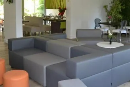 Le Massena 3* Ле-Канне