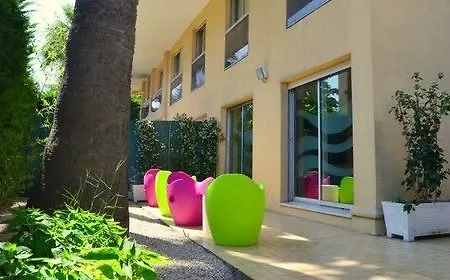 Le Massena 3* Ле-Канне