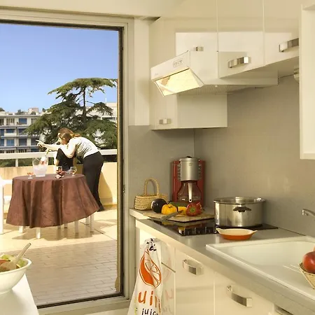 Le Massena Aparthotel